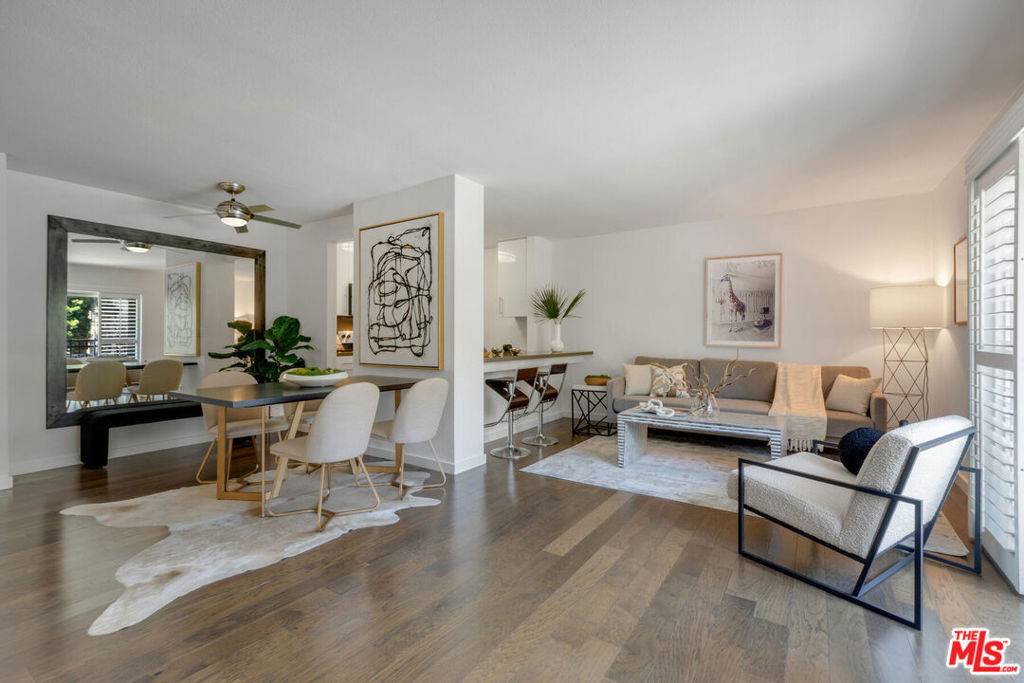 West Hollywood, CA 90048,141 S CLARK DR #208