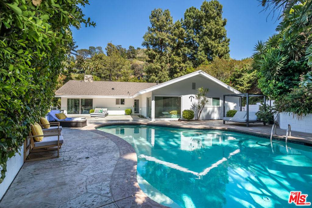 Studio City, CA 91604,11110 DONA PEGITA DR