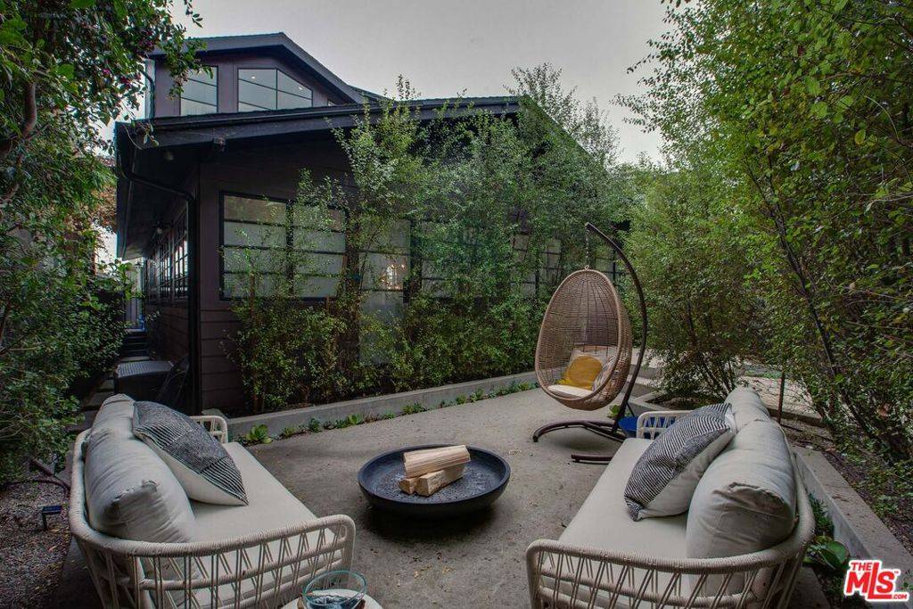 Venice, CA 90291,707 AMOROSO PL