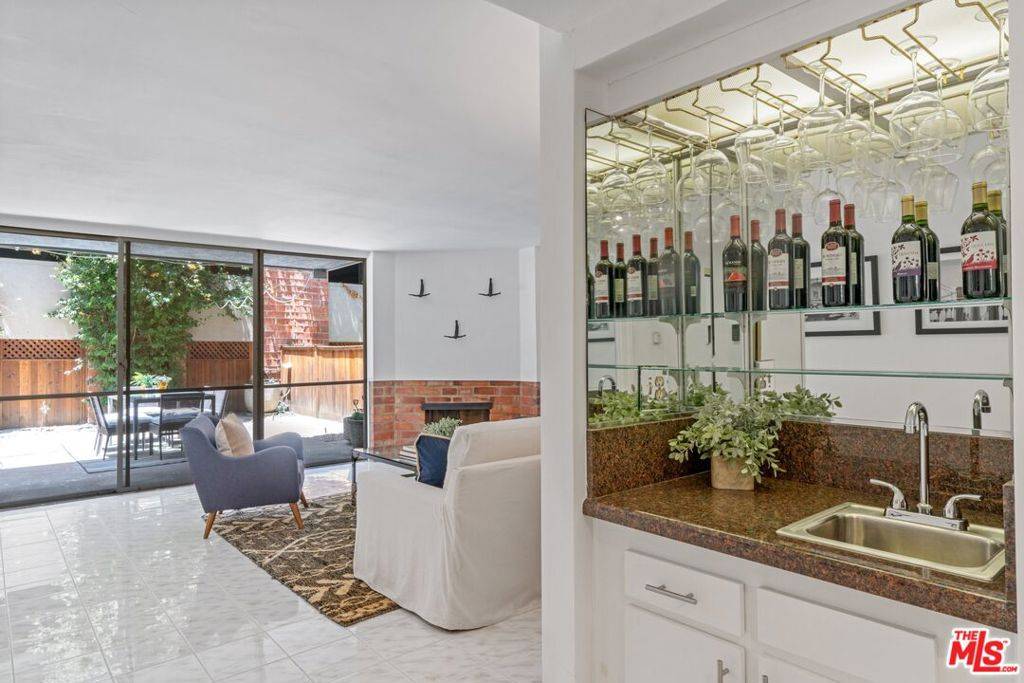 Culver City, CA 90230,6665 GREEN VALLEY CIR #118