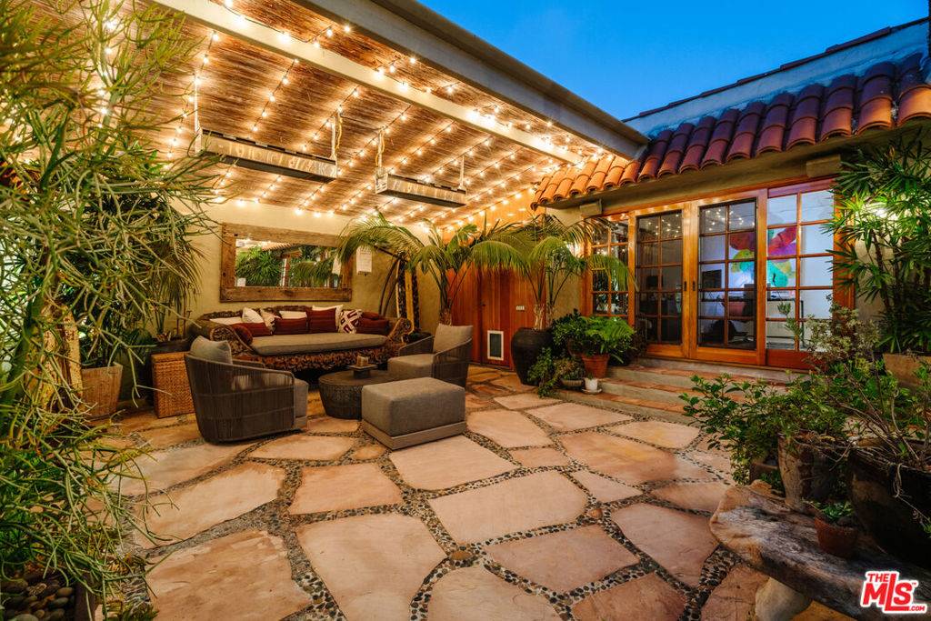 Santa Monica, CA 90405,1311 Maple ST
