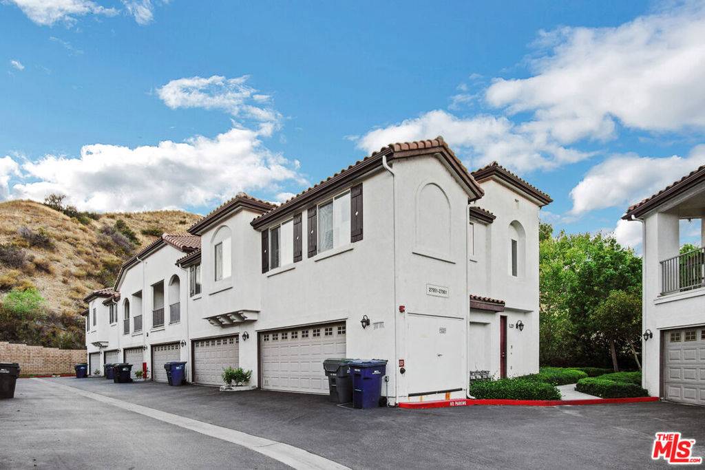 Santa Clarita, CA 91351,27961 Avalon DR