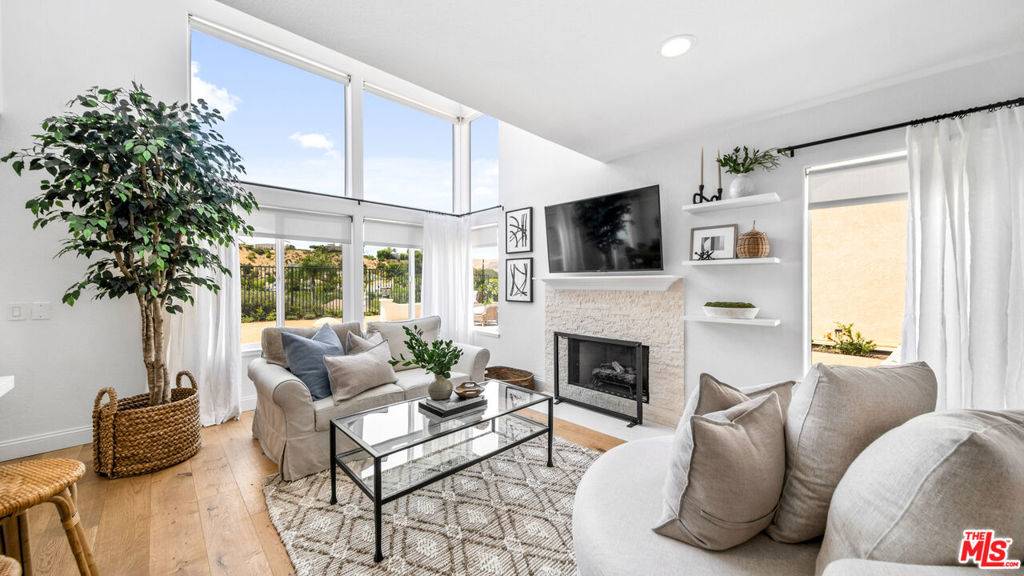 Calabasas, CA 91302,3731 Calle Jazmin