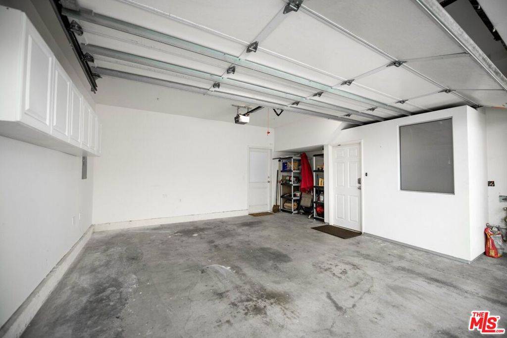 West Hollywood, CA 90069,1014 Hilldale AVE