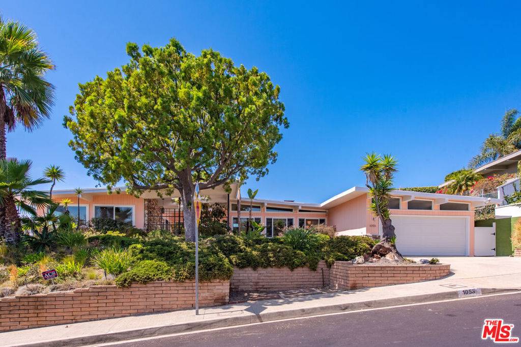 Pacific Palisades, CA 90272,1053 Lachman LN