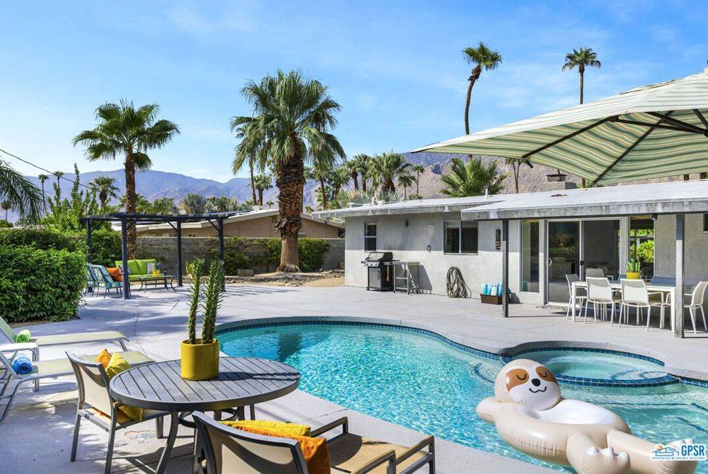 Palm Springs, CA 92262,242 Cerritos DR