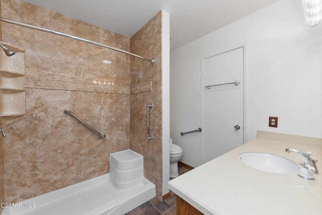 Oxnard, CA 93036,246 W Vineyard AVE #2