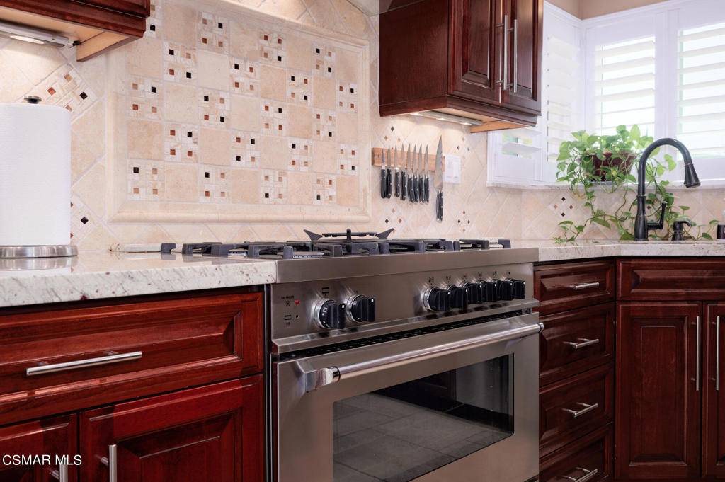 Thousand Oaks, CA 91362,2319 Montrose DR