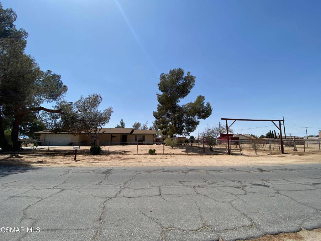 Apple Valley, CA 92307,14698 Nokomis RD
