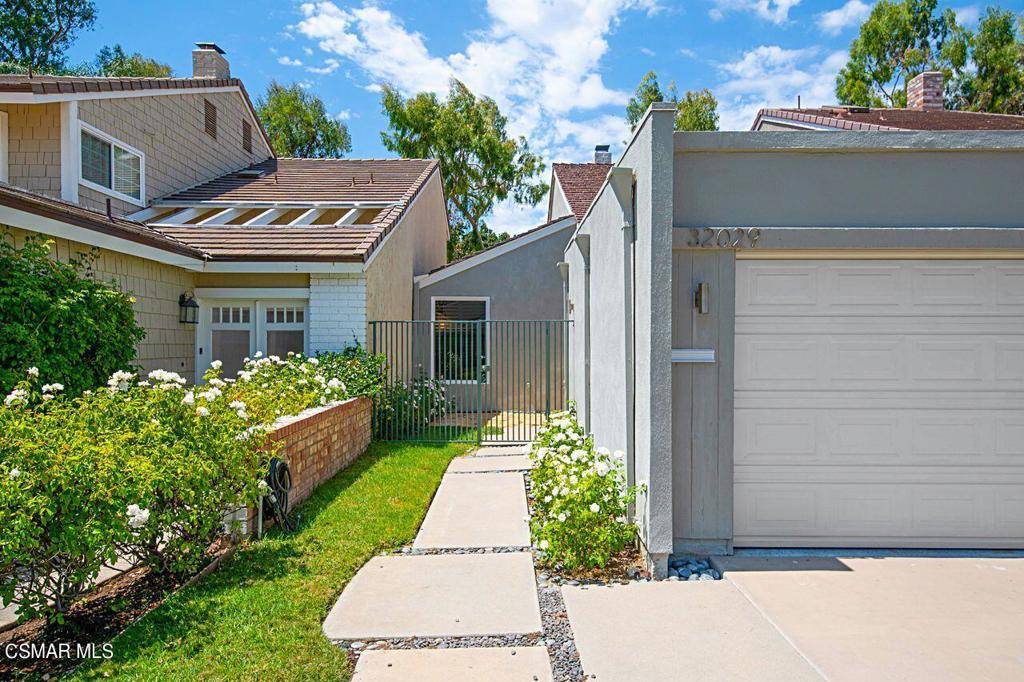 Westlake Village, CA 91361,32029 Viewlake LN