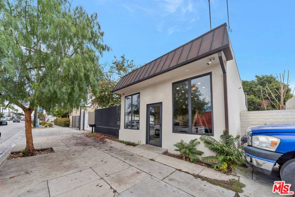 North Hollywood, CA 91601,10835 Magnolia BLVD