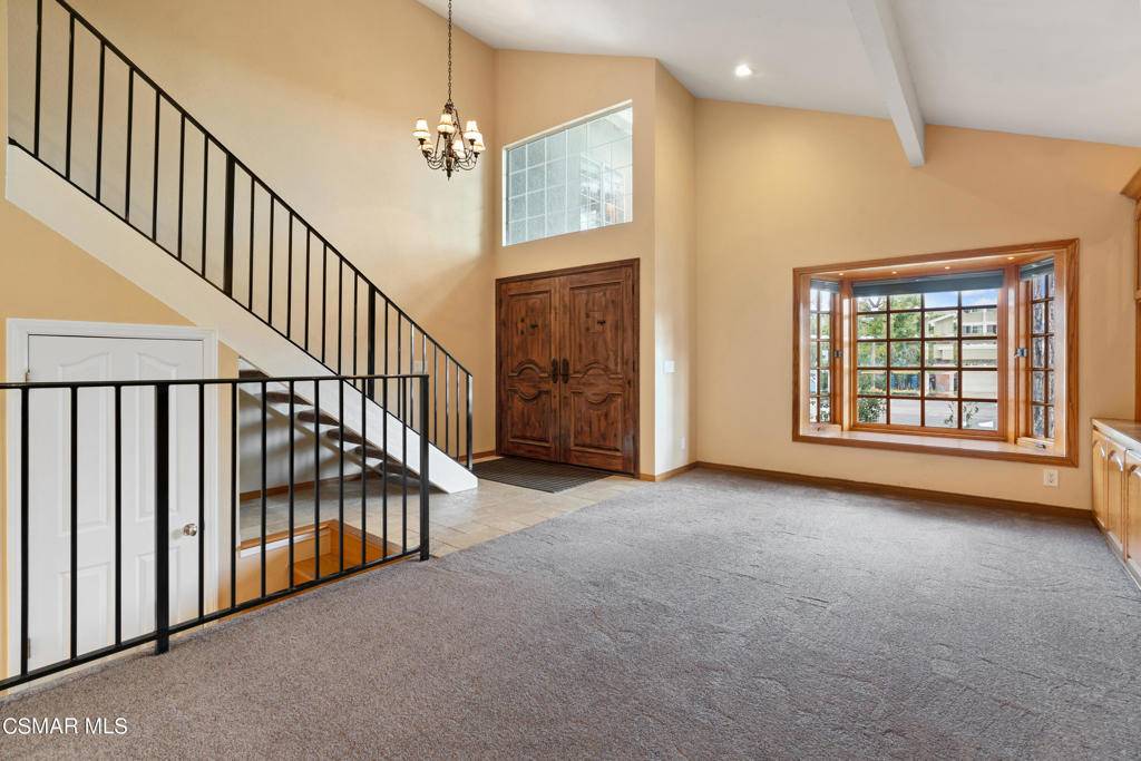 Newbury Park, CA 91320,447 Santa Barbara CIR