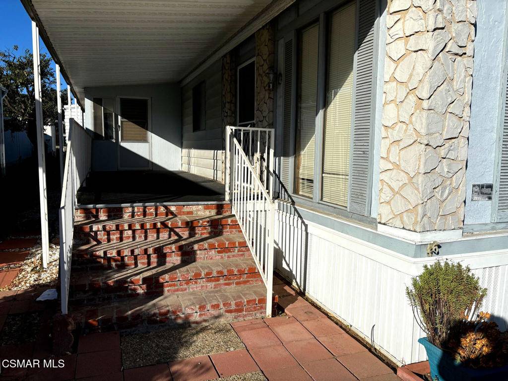Thousand Oaks, CA 91362,131 Comanche WAY #76