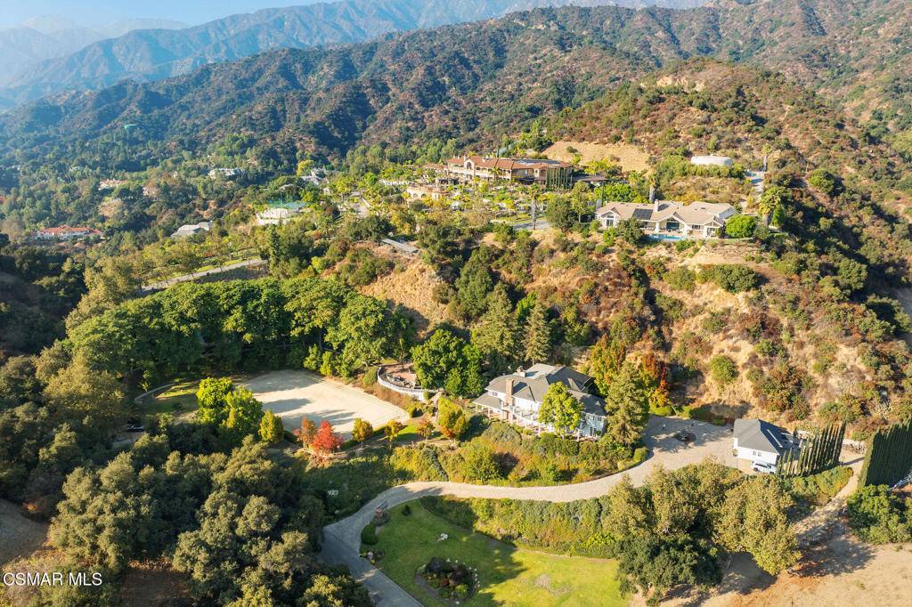 Bradbury, CA 91008,427 Long Canyon RD
