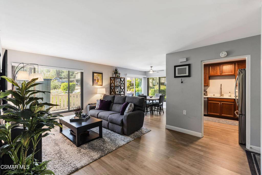 Thousand Oaks, CA 91360,348 Chestnut Hill CT #17