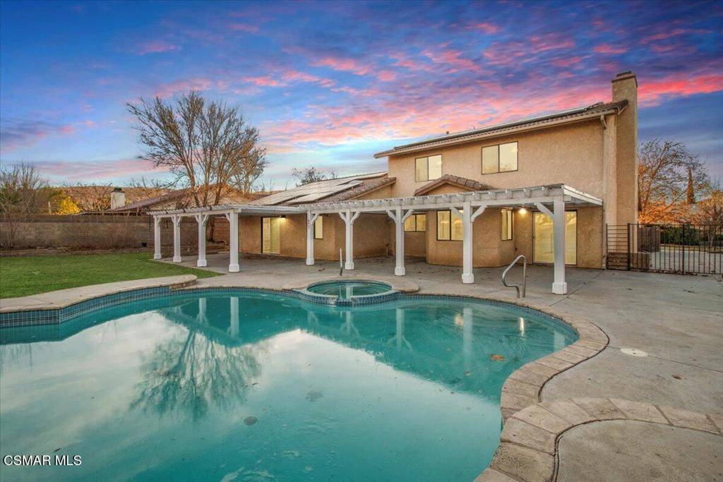 Quartz Hill, CA 93536,42212 Woodstone LN