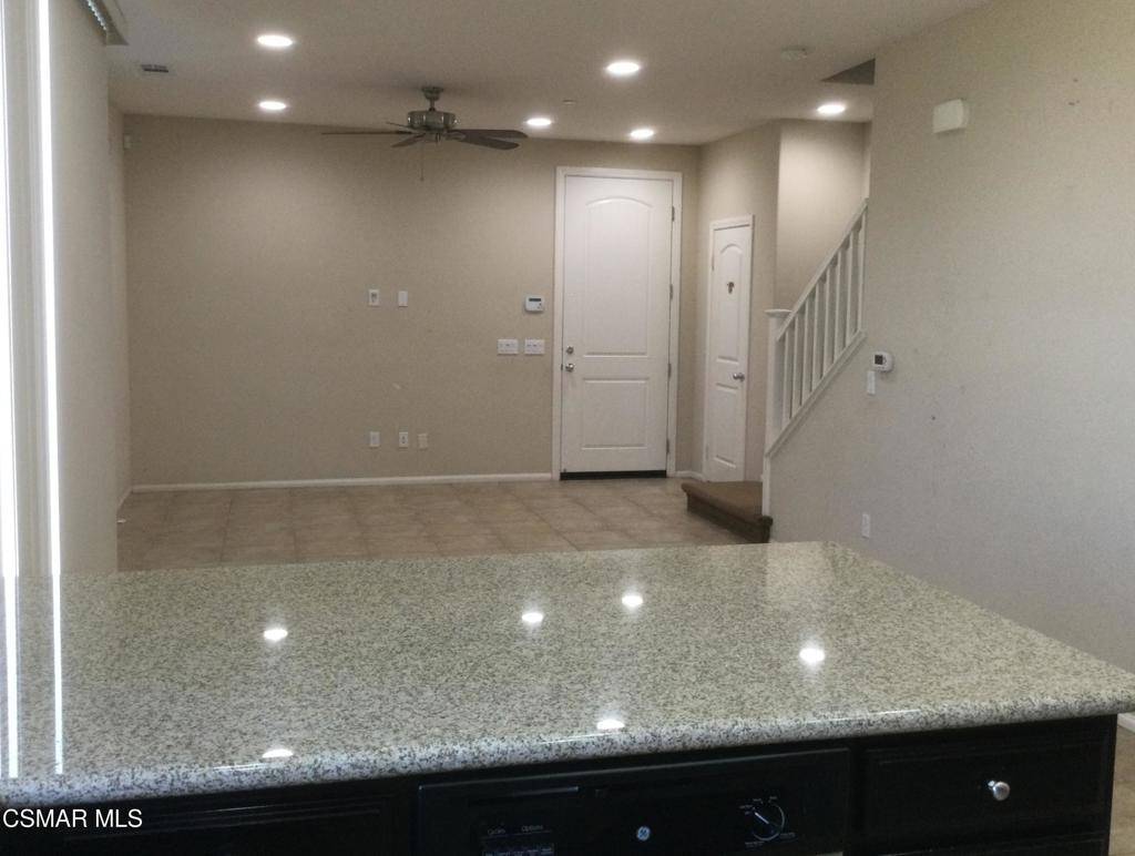 Simi Valley, CA 93065,459 Stratus LN #3