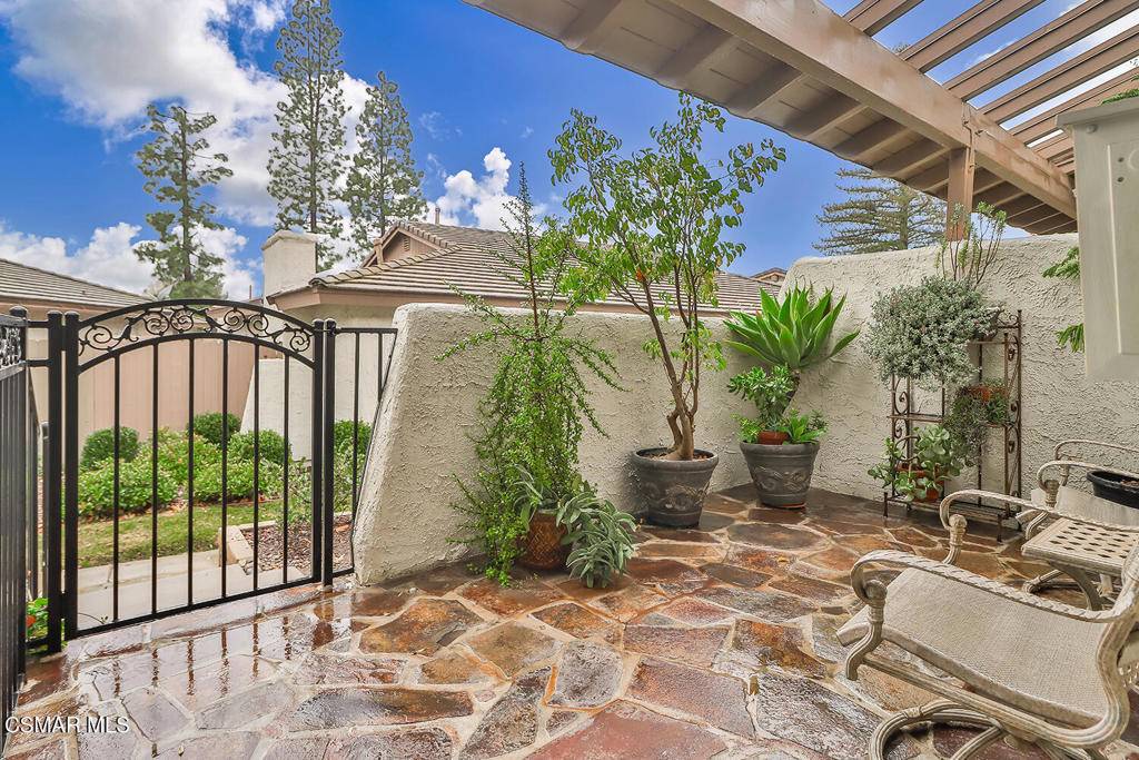 Westlake Village, CA 91361,2658 Hartland CIR