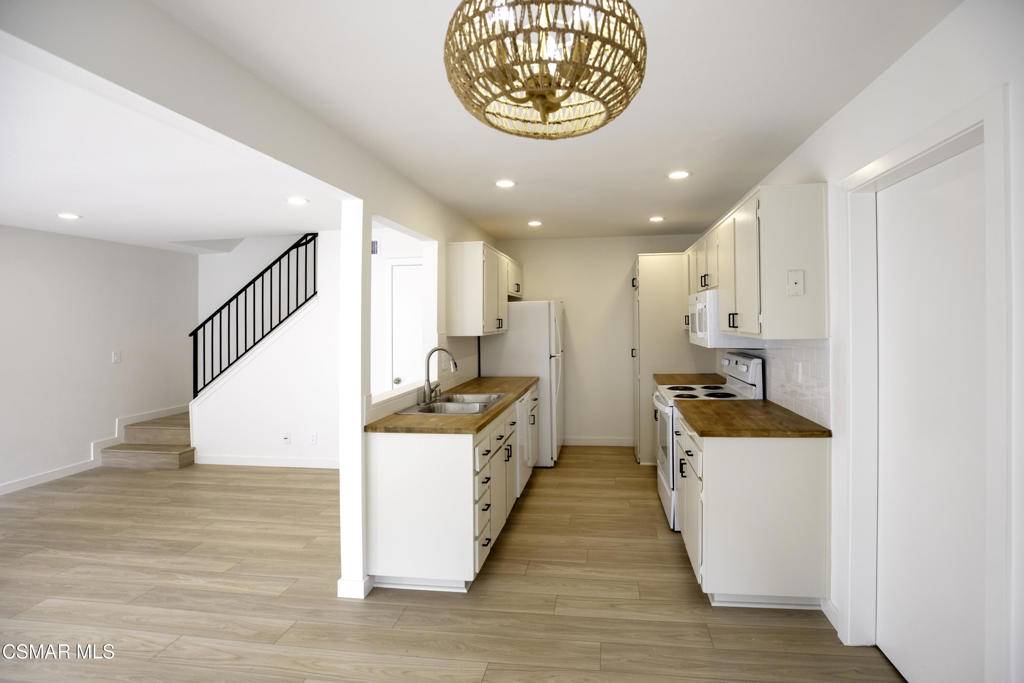 Westlake Village, CA 91361,1284 Landsburn CIR #C