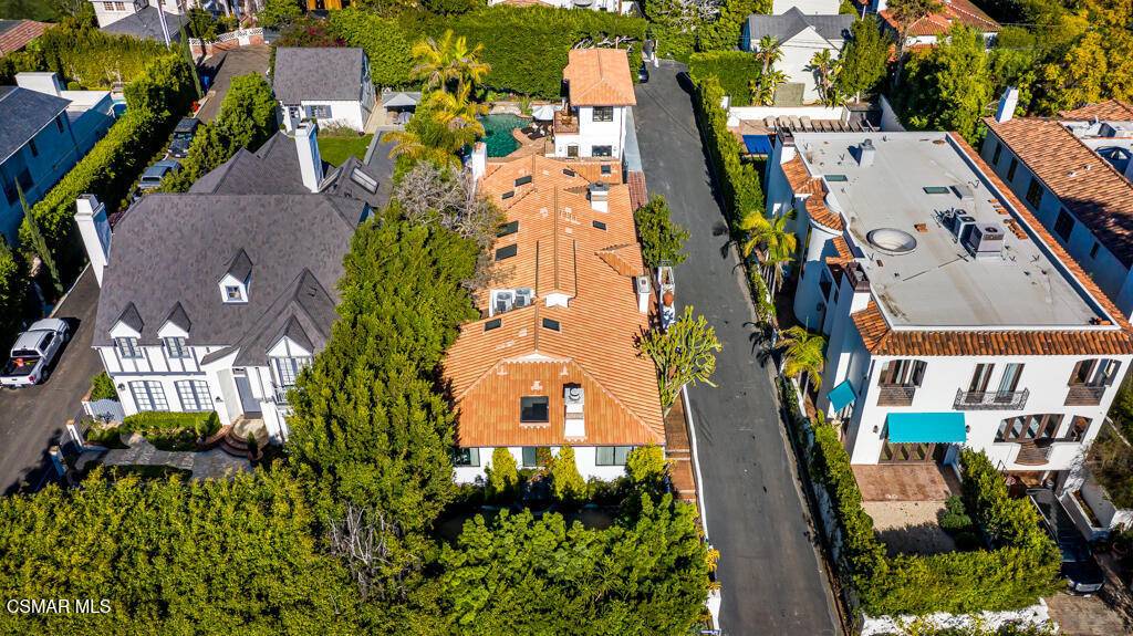 Los Angeles, CA 90049,162 N Carmelina AVE