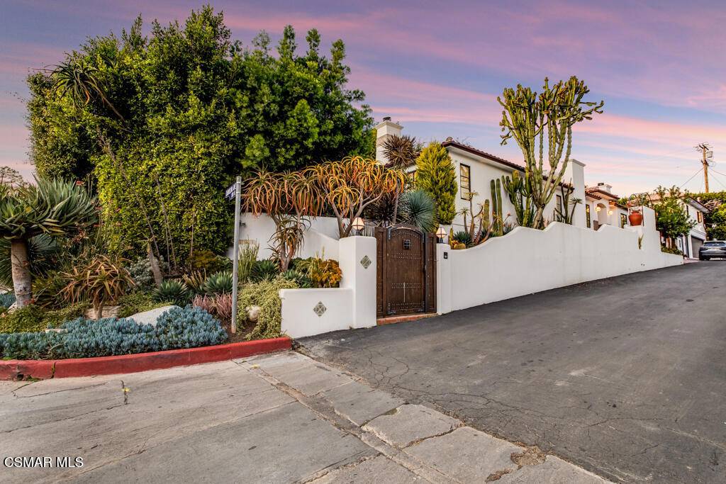 Los Angeles, CA 90049,162 N Carmelina AVE
