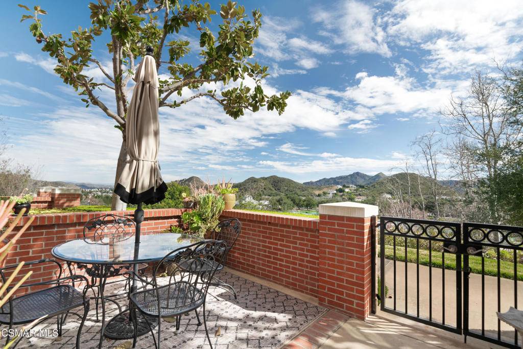 Thousand Oaks, CA 91361,2418 Swanfield CT