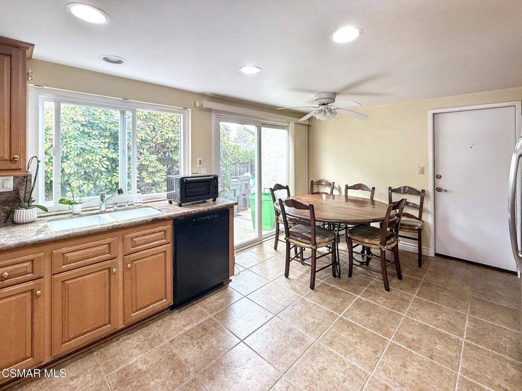Thousand Oaks, CA 91360,3274 Cherrywood DR