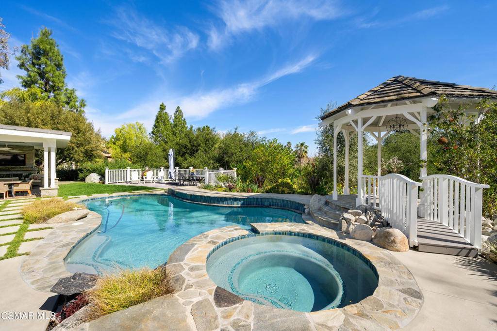 Westlake Village, CA 91361,2452 Ranchgrove DR