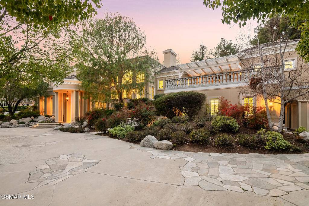 Westlake Village, CA 91362,907 Vista Ridge LN