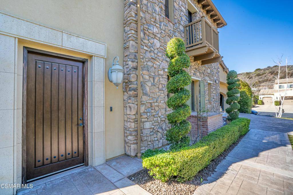 Newbury Park, CA 91320,5688 Via Bonita