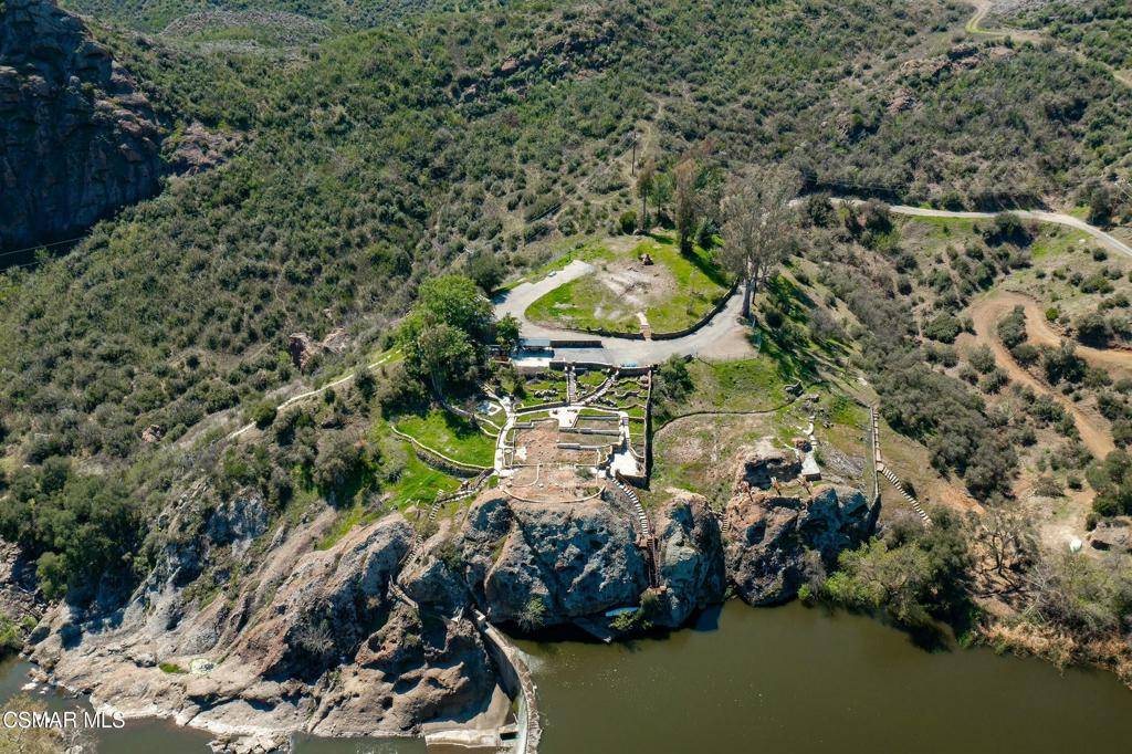 Agoura Hills, CA 91301,28801 Lakeshore DR
