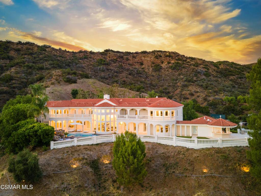 Calabasas, CA 91302,25665 Mulholland HWY