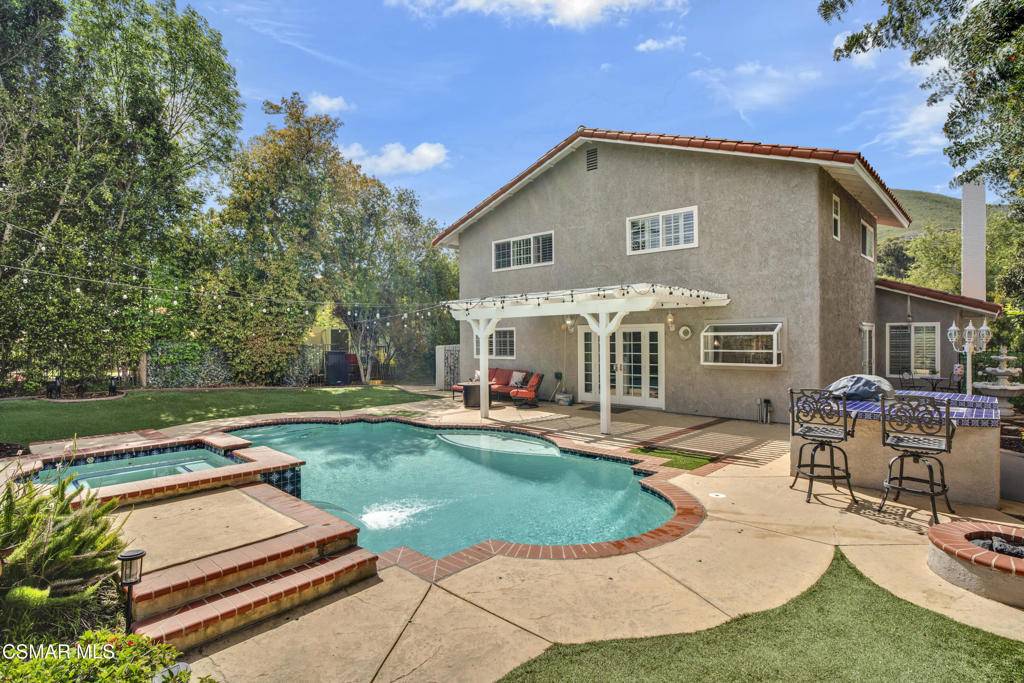 Westlake Village, CA 91362,30836 Overfall DR