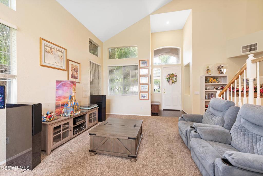 Simi Valley, CA 93065,295 Cliffwood DR