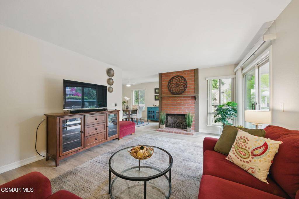 Thousand Oaks, CA 91360,245 Oakleaf DR #102