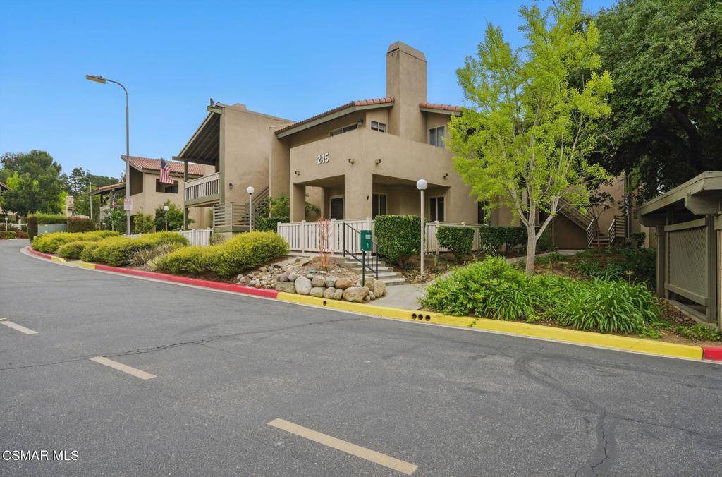 Thousand Oaks, CA 91360,245 Oakleaf DR #102