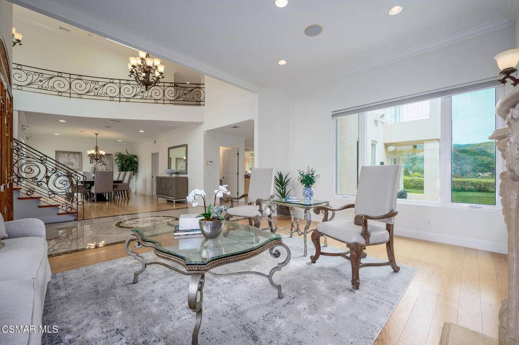 Camarillo, CA 93012,7111 Los Coyotes PL