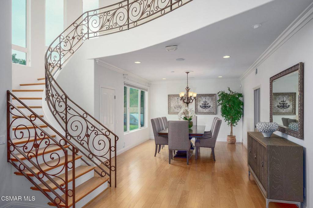 Camarillo, CA 93012,7111 Los Coyotes PL