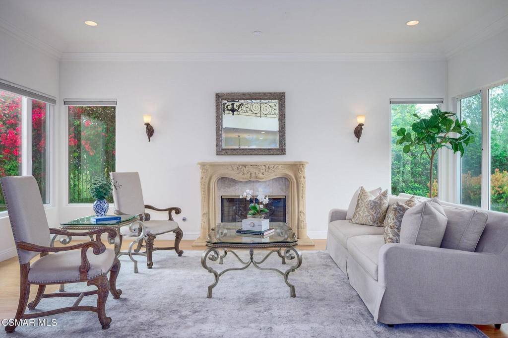 Camarillo, CA 93012,7111 Los Coyotes PL