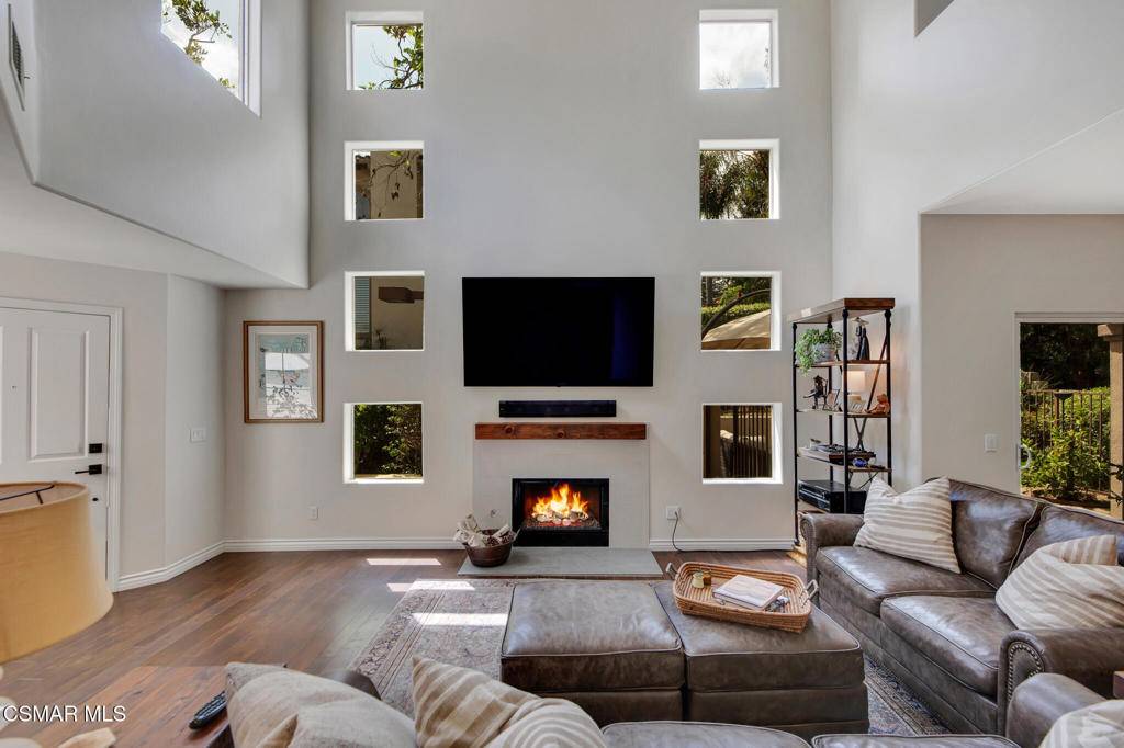 Newbury Park, CA 91320,1021 Larry CT