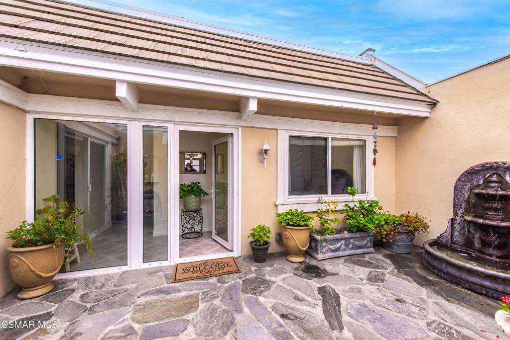 Westlake Village, CA 91361,32040 Waterside LN