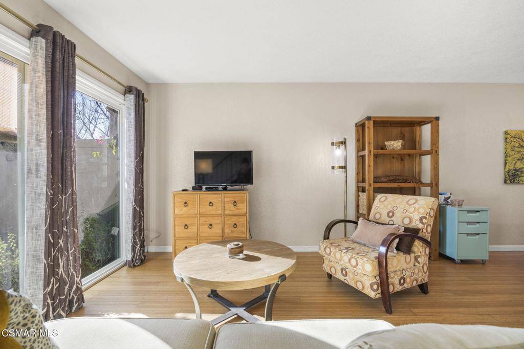 Agoura Hills, CA 91301,28654 Conejo View DR
