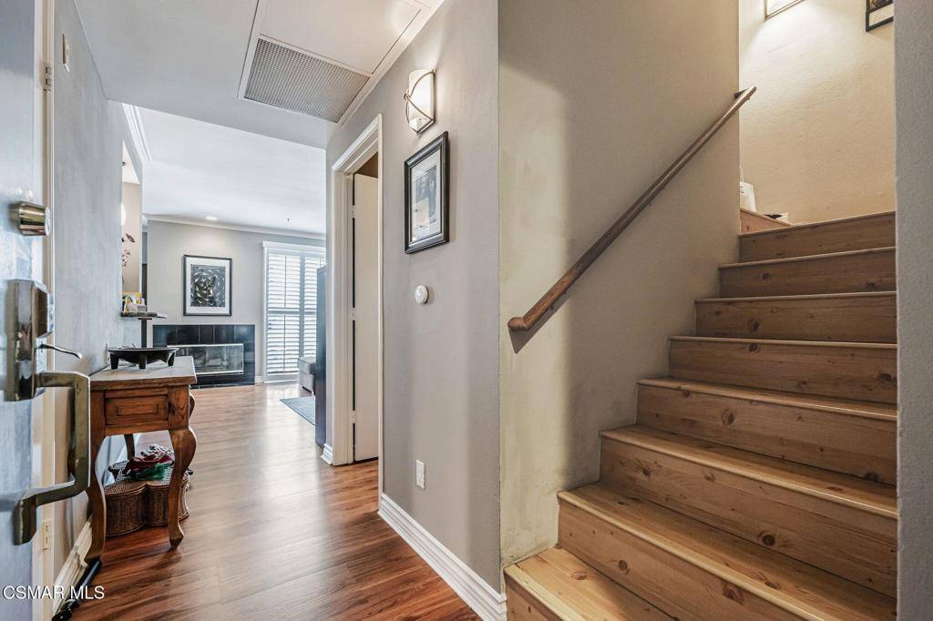 Encino, CA 91316,5350 White Oak AVE #307
