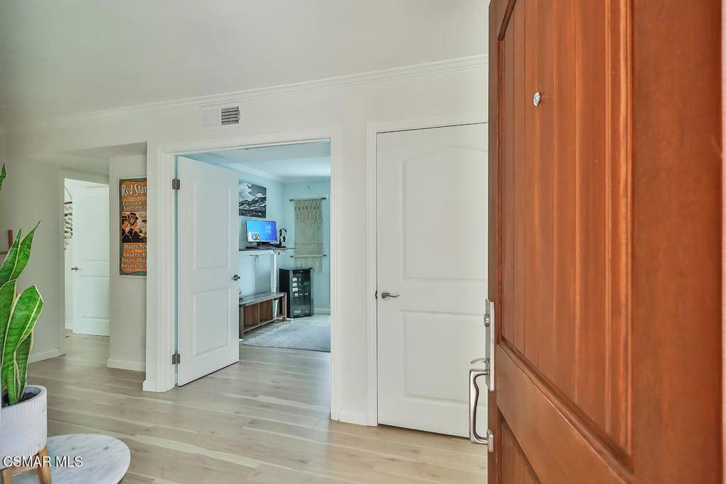 Agoura Hills, CA 91301,4021 Yankee DR