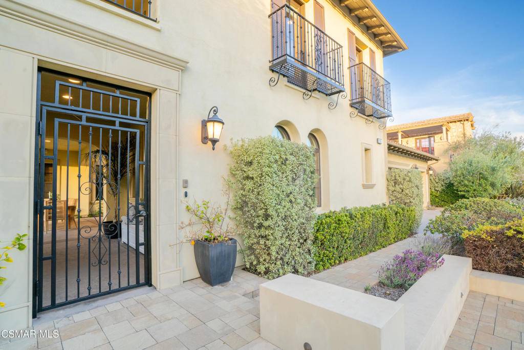 Newbury Park, CA 91320,790 Via Sedona