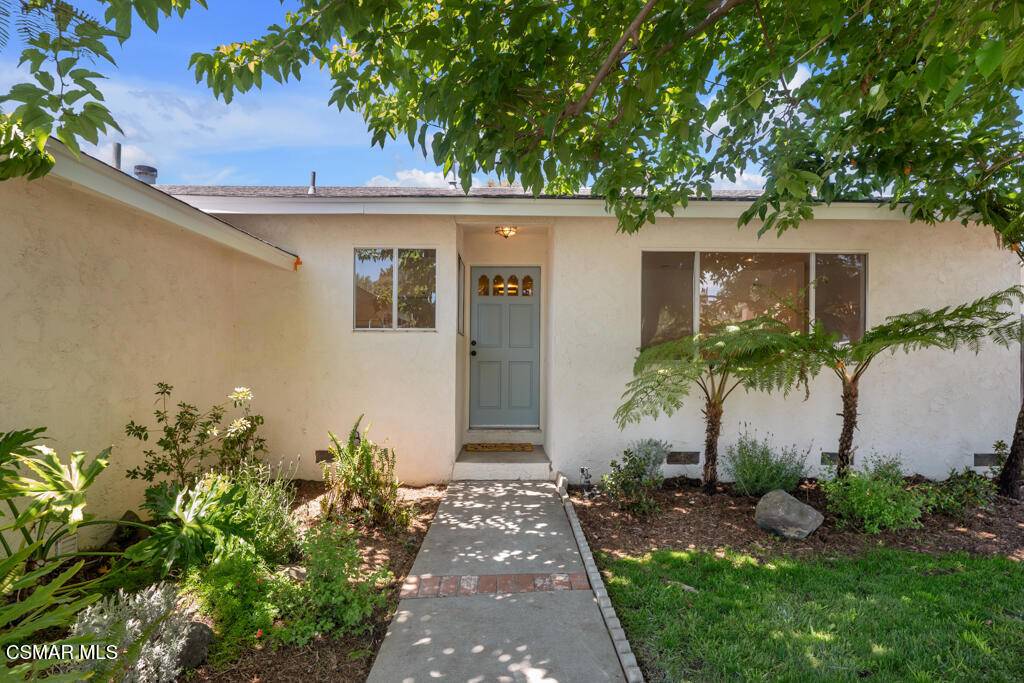 Thousand Oaks, CA 91362,223 Almon DR