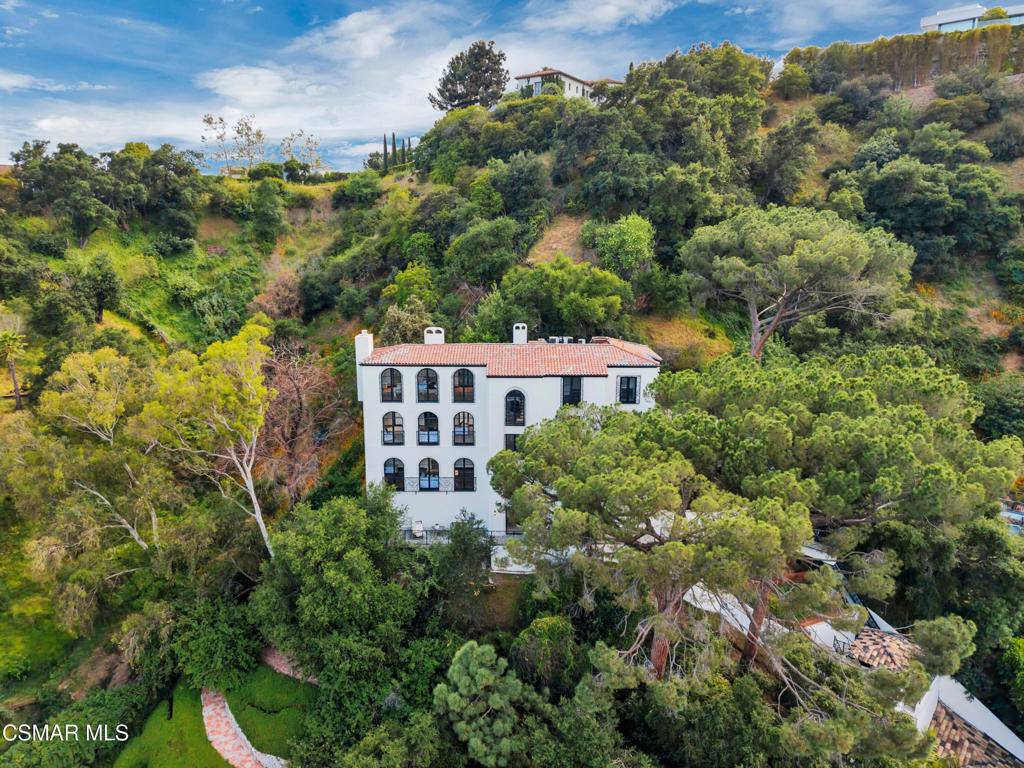 Beverly Hills, CA 90210,1301 N Beverly DR