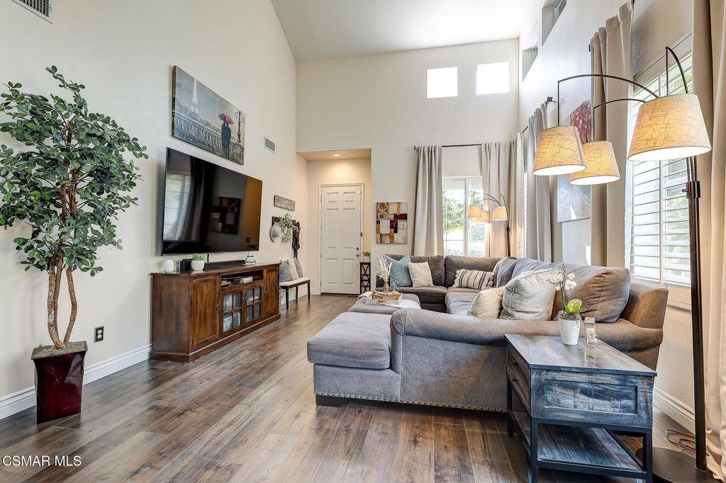 Valencia, CA 91354,28097 Promontory LN