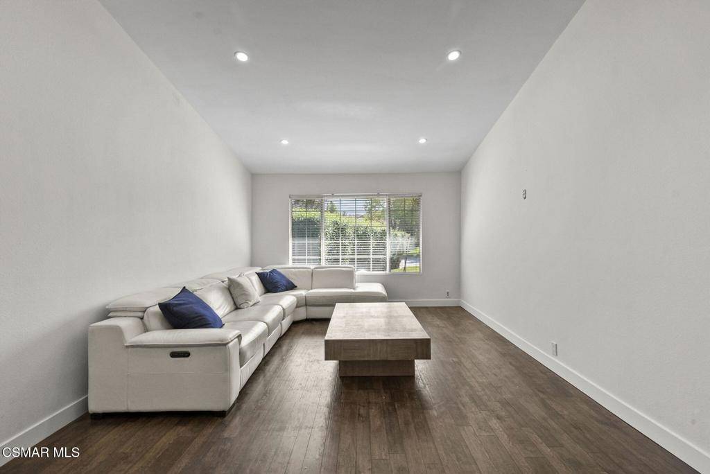 Simi Valley, CA 93065,459 Mark DR