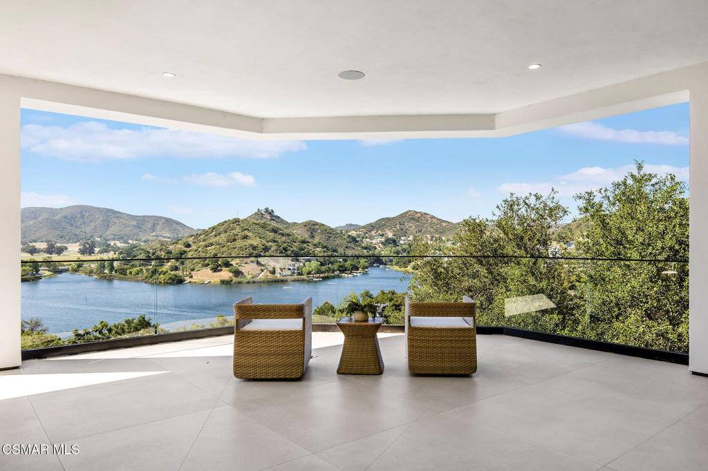 Lake Sherwood, CA 91361,118 Giles RD